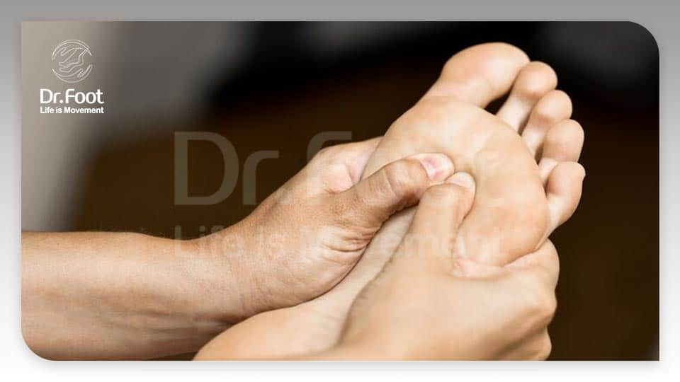 درد زیر انگشتان پا: علت‌ها، علائم، و راه‌های مدیریت